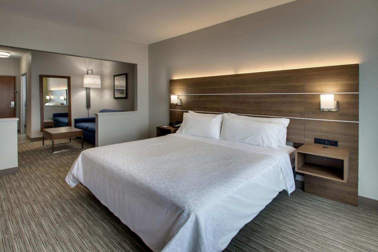 Holiday Inn Express Hotel & Suites Waukegan/Gurnee By Ihg Exterior photo