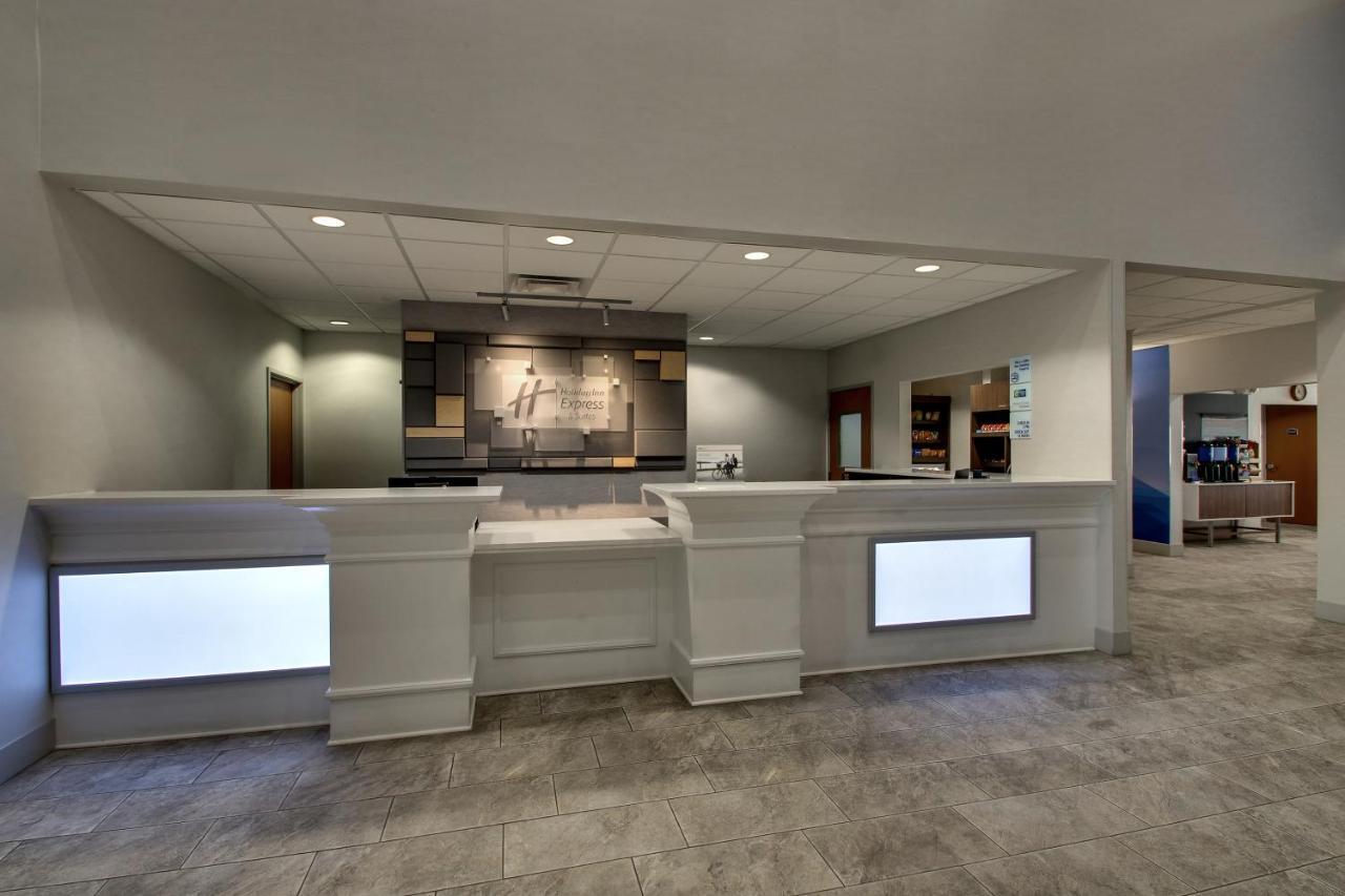 Holiday Inn Express Hotel & Suites Waukegan/Gurnee By Ihg Exterior photo