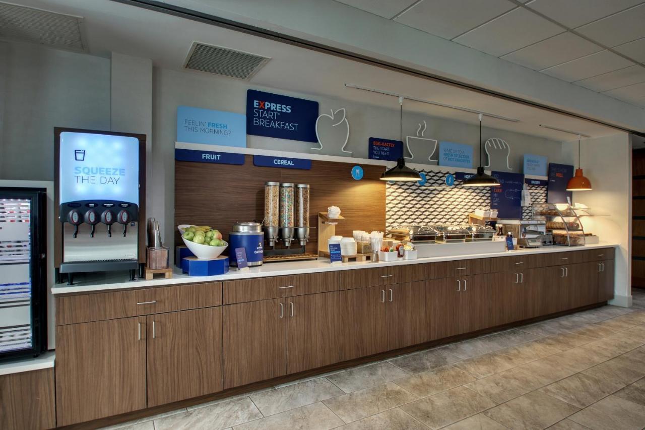 Holiday Inn Express Hotel & Suites Waukegan/Gurnee By Ihg Exterior photo